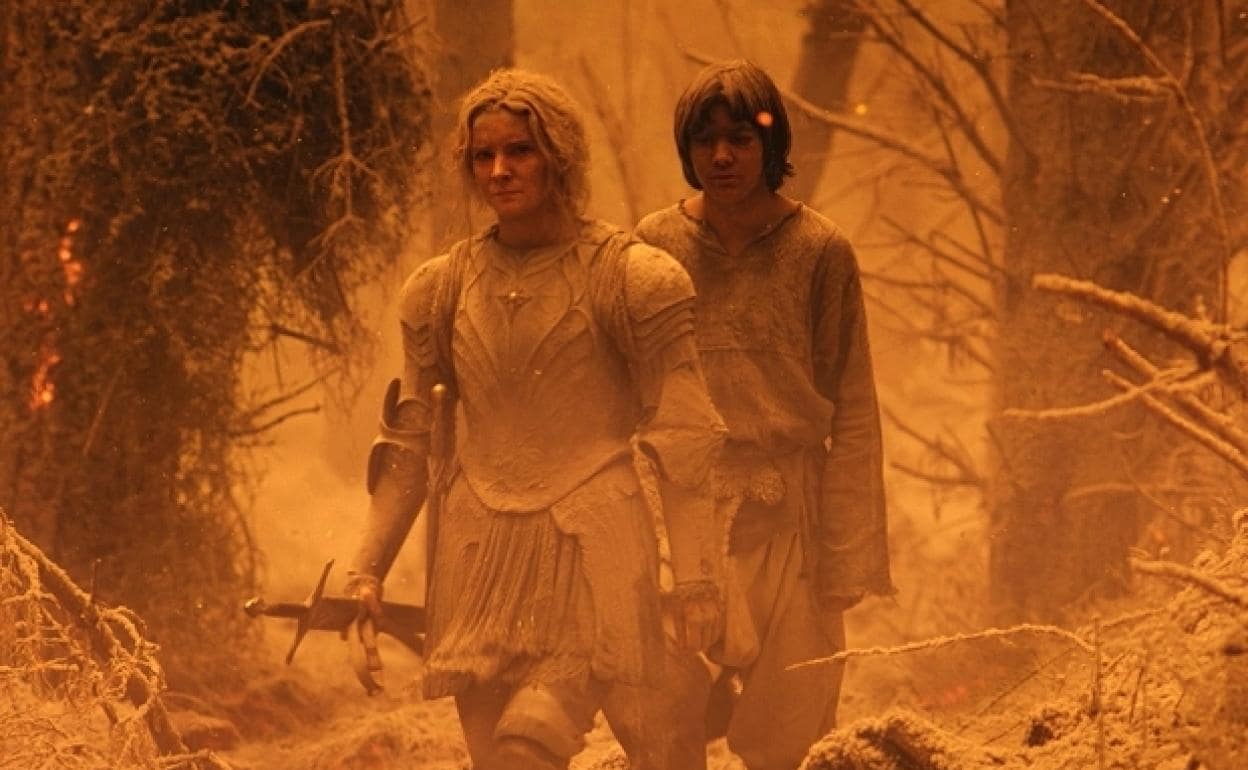 Galadriel y Theo, en el séptimo episodio de 'Los Anillos de Poder'.