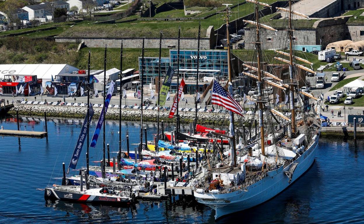 Veleros amarrados en el puerto de Newport, en el estado norteamericano de Rhode Island, durante la pasada edición