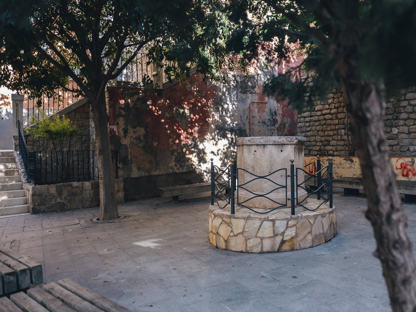 Fotos: Un paseo por el barrio de Santa Cruz de Alicante