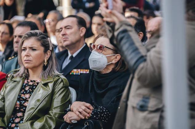 La vicealcaldesa, Mari Carmen Sánchez, y su madre, muy emocionadas durante el acto.