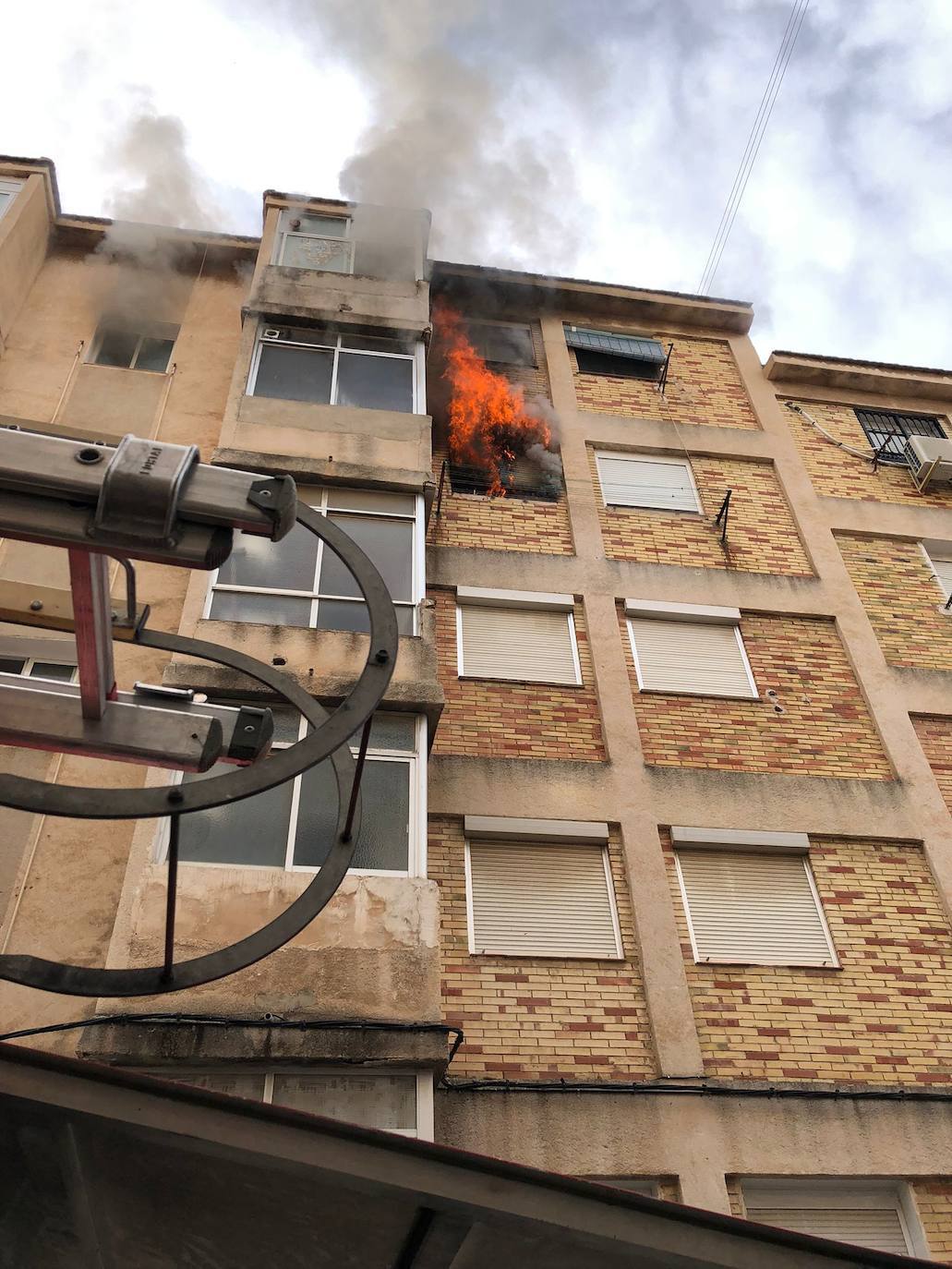 Incendio ocurrido este pasado lunes en la calle Ópalo. 