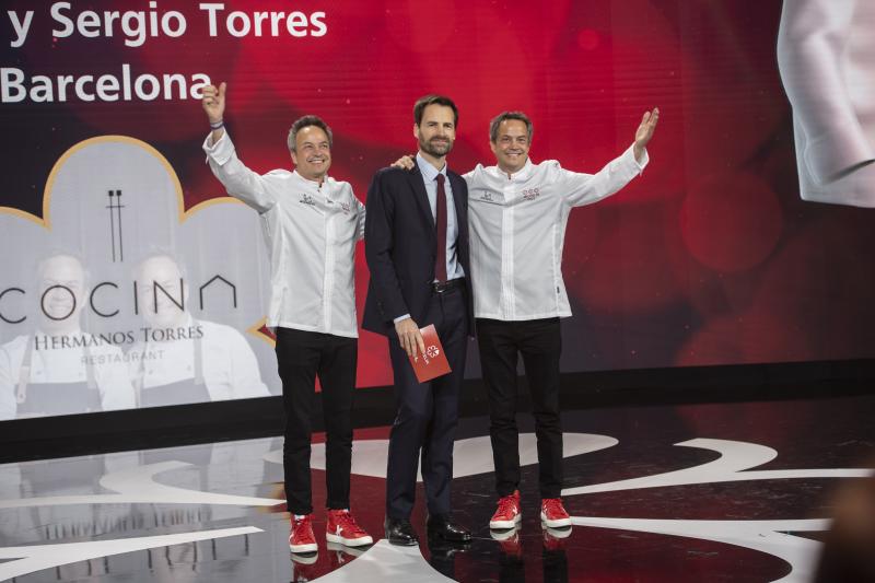 Los hermanos Javier y Sergio Torres, de la Cocina Hermanos Torres, tras recibir la tercera estrella Michelin