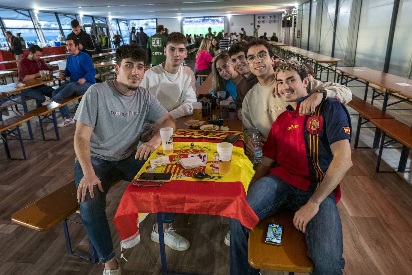 Alicante vibra con la histórica goleada de la Roja en el Mundial