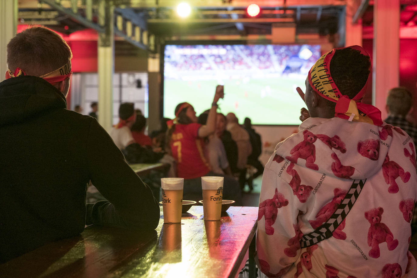 Alicante vibra con la histórica goleada de la Roja en el Mundial