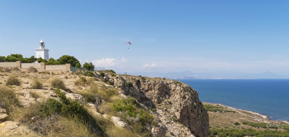 El Faro de Santa Pola revela los secretos de la costa alicantina
