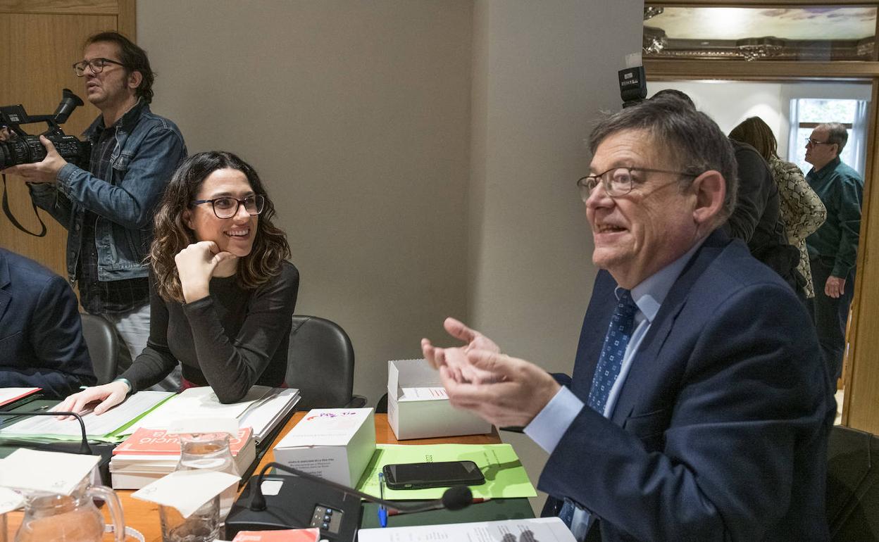 El President, Ximo Puig, y la vicepresidenta, Aitana Mas, durante una reunión en la delegación de la Generalitat en Alicante
