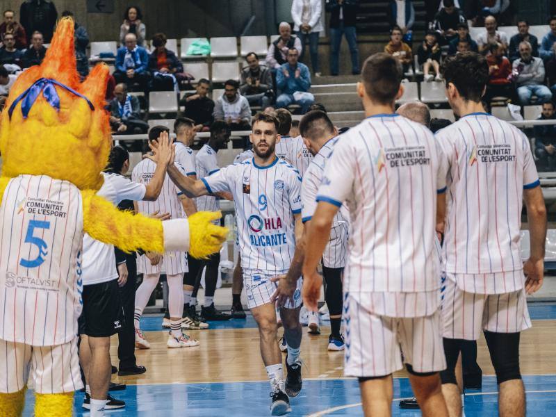 Fotos: Remontada del HLA Alicante ante el histórico Estudiantes