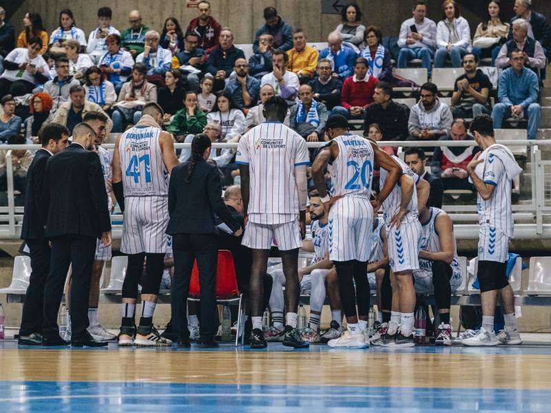 Fotos: Remontada del HLA Alicante ante el histórico Estudiantes