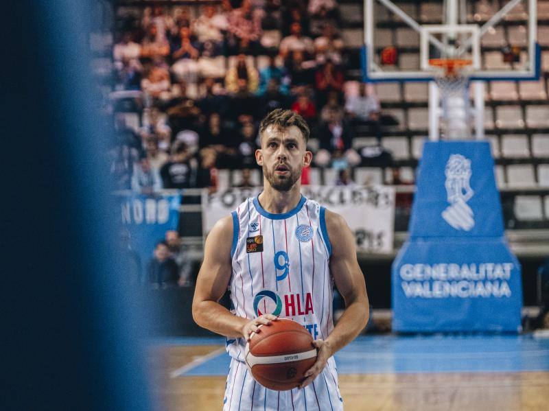 Fotos: Remontada del HLA Alicante ante el histórico Estudiantes