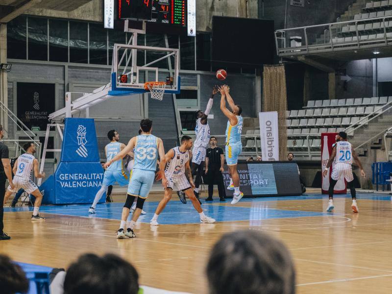 Fotos: Remontada del HLA Alicante ante el histórico Estudiantes