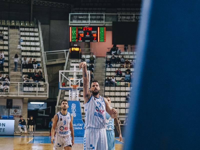 Fotos: Remontada del HLA Alicante ante el histórico Estudiantes