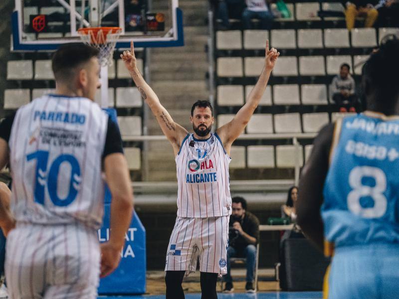 Fotos: Remontada del HLA Alicante ante el histórico Estudiantes