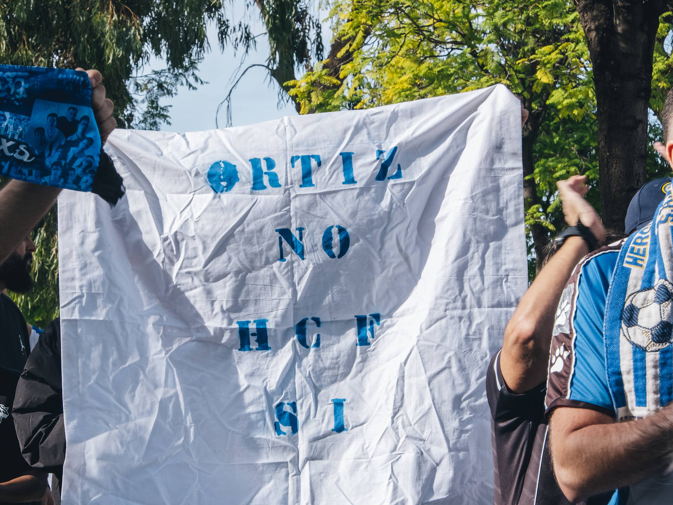 Fotos: Clamor contra Ortiz y entrada al estadio con 0-1