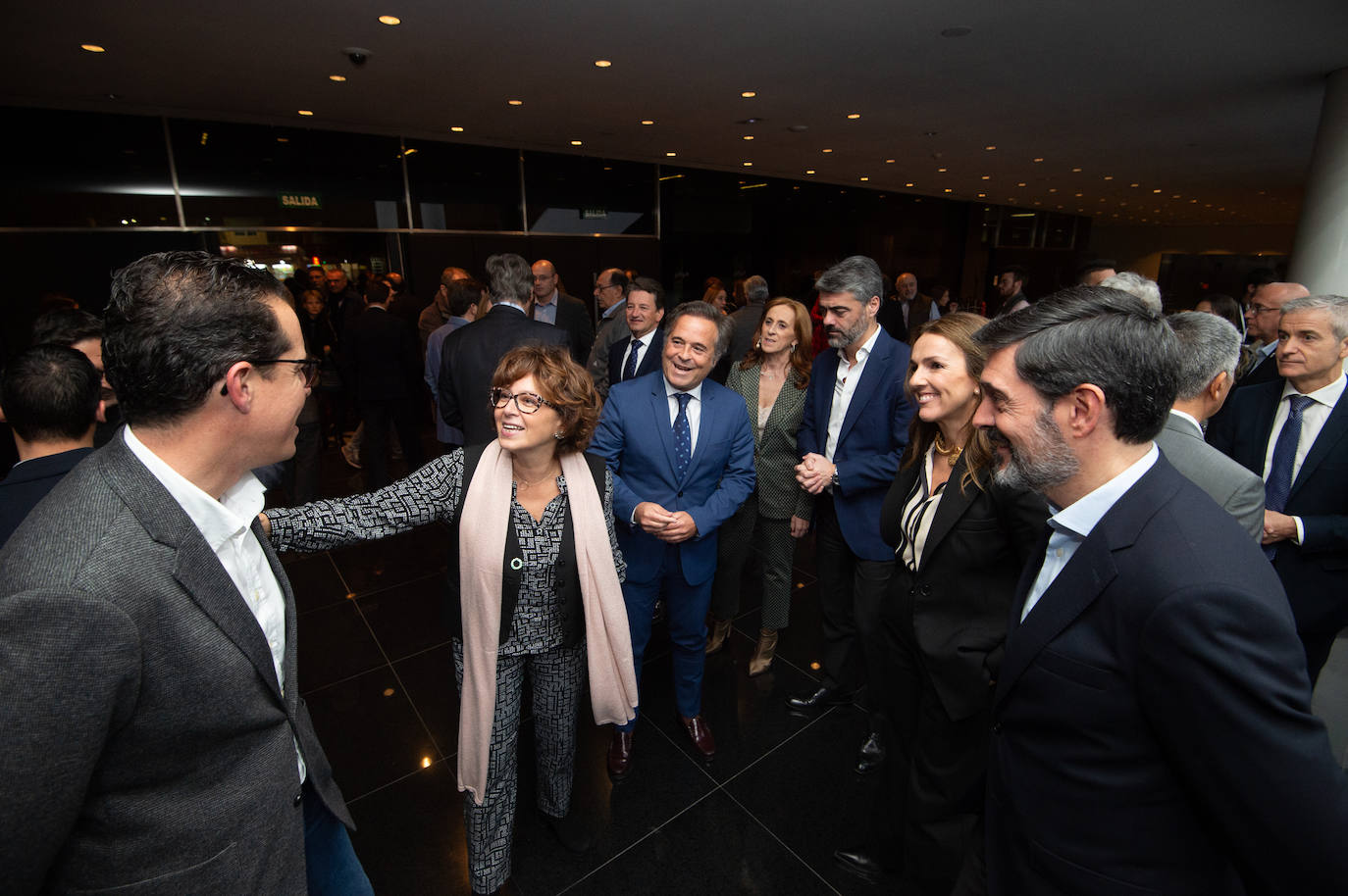 Fotos: Gran acogida institucional a la puesta de largo de TodoAlicante
