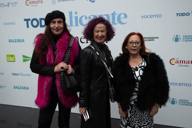 La directora de cine Reyes Caballero y acompañantes