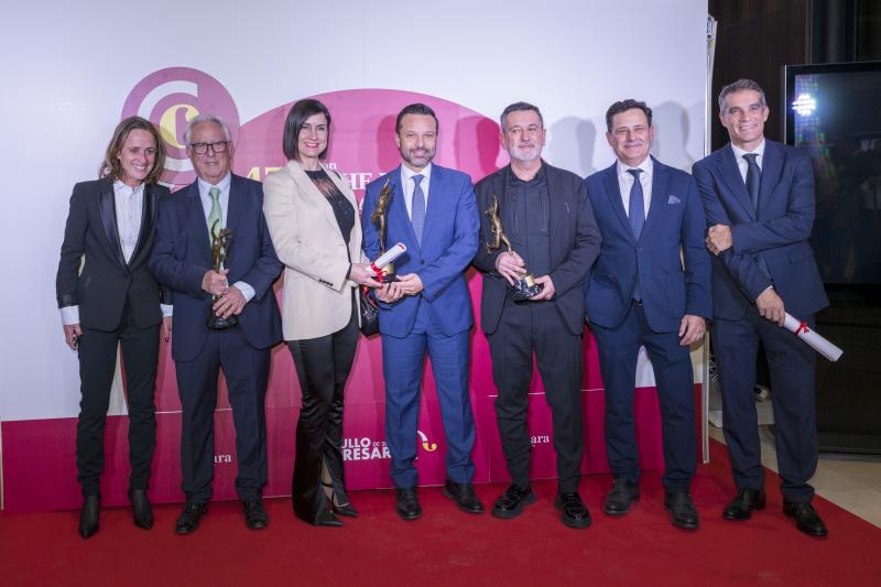 Asistentes a la Noche de la Economía Alicantina en el vino de honor posterior. 