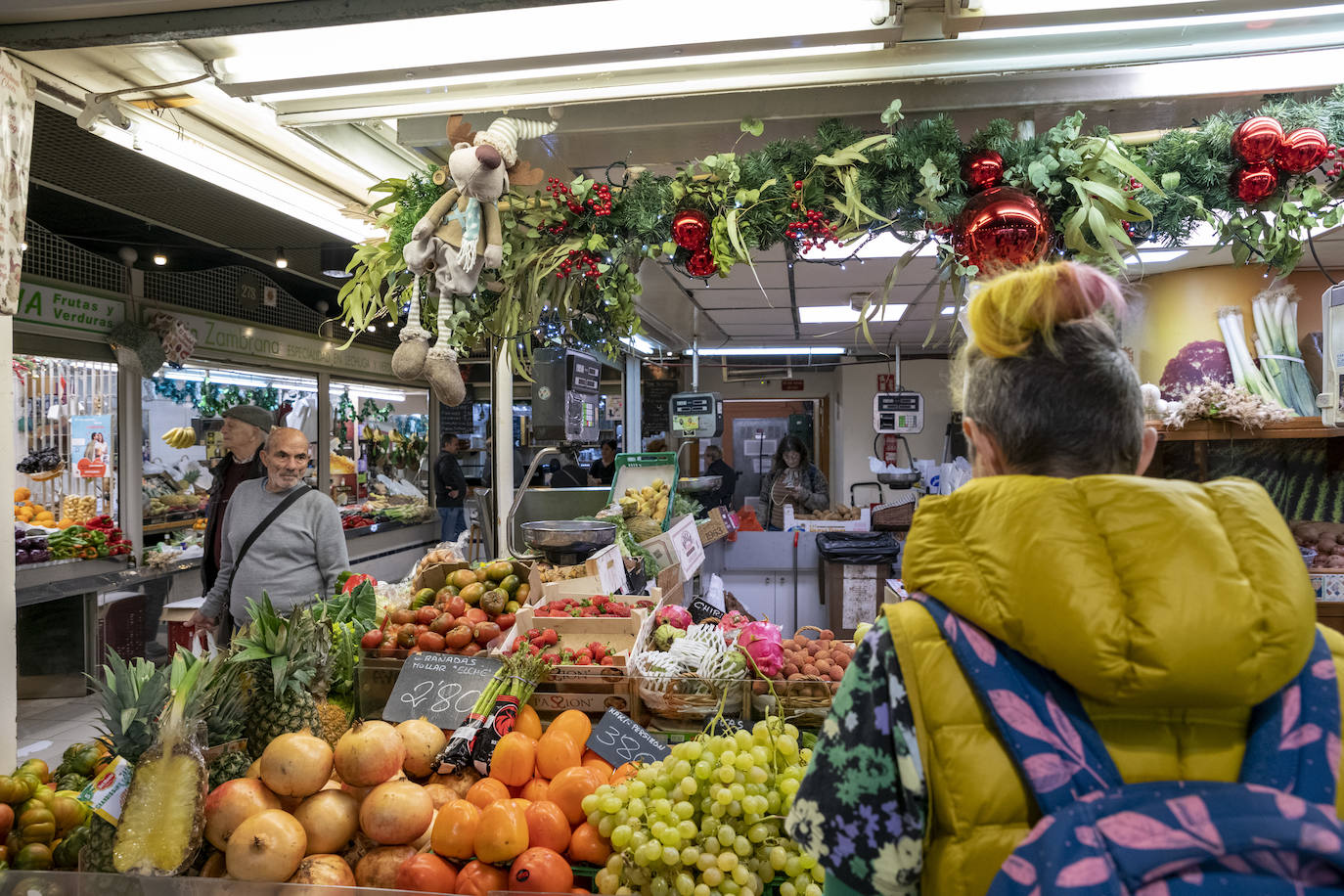 Fotos: El Mercado Central de Alicante se viste de Navidad