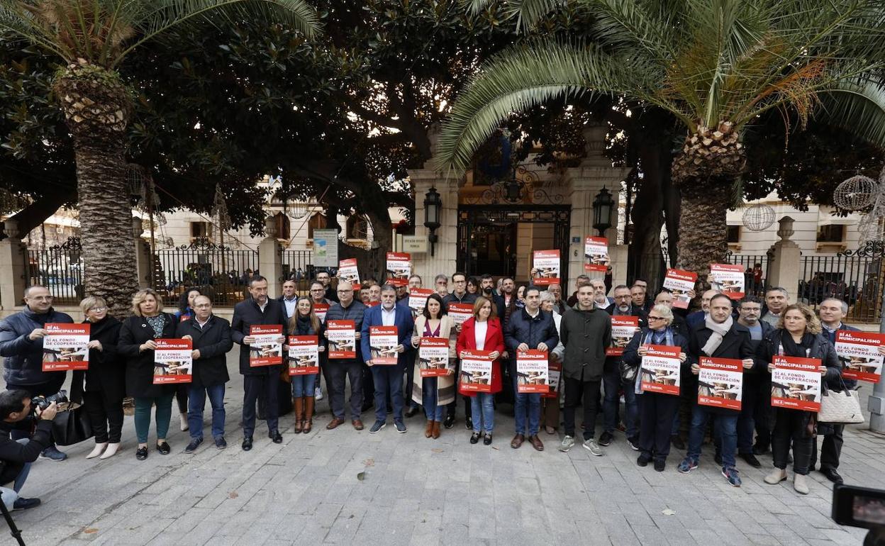 Los alcaldes socialistas le hacen la oposición a Mazón