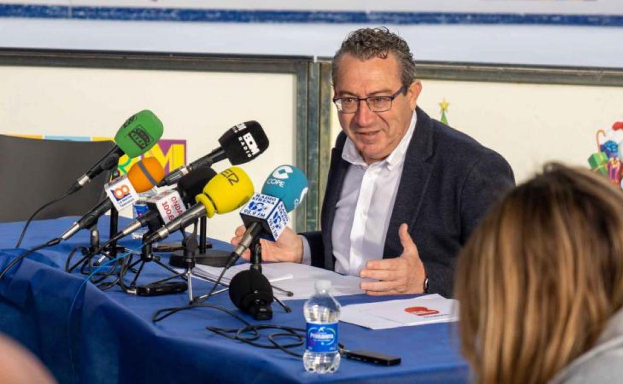 Toni Pérez durante su encuentro navideño con la prensa