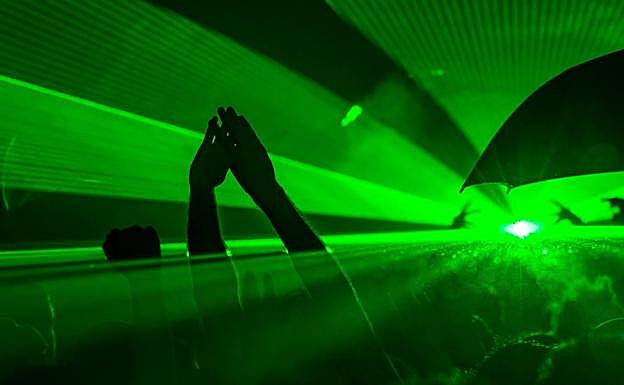 Interior de una discoteca en una fiesta. 