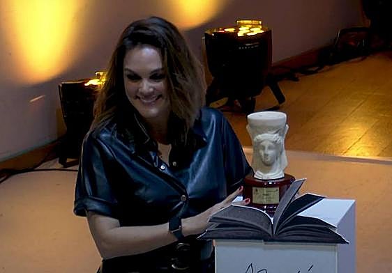 Mónica Carrillo, ganadora del Premio Azorín 2020.