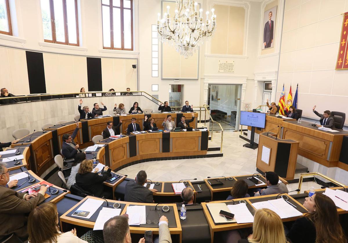 Votación en el pleno de la Diputación de Alicante