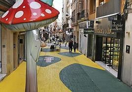 Calle San Fernando, una de las galería comerciales de Alicante.