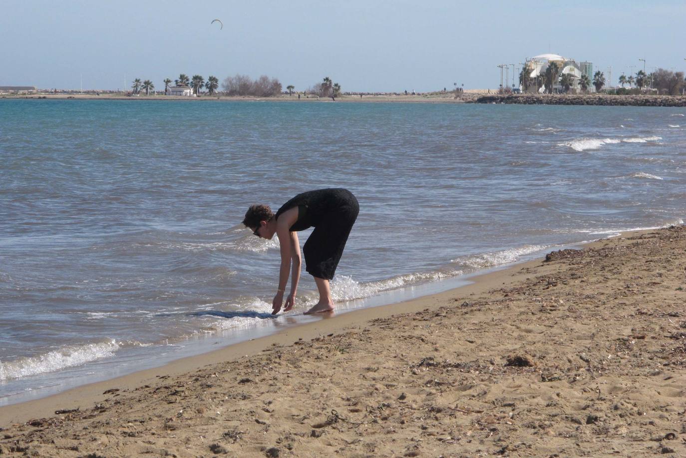 Las playas de Dénia se llenan en una jornada veraniega