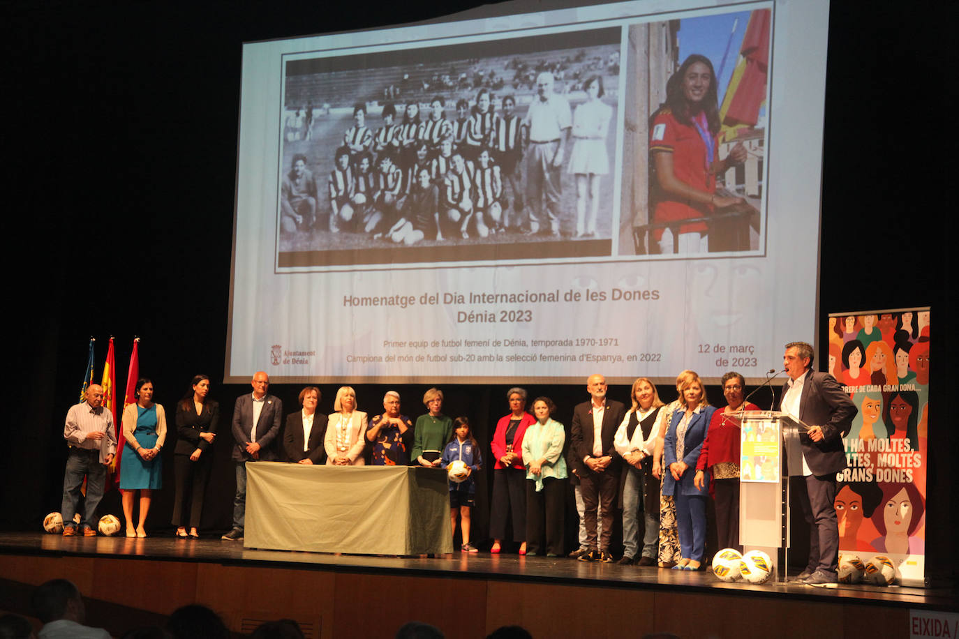 Homenaje a las futbolistas del primer equipo femenino de Dénia