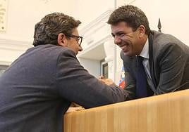 Javier Gutiérrez y Carlos Mazón, durante un Pleno, en imagen de archivo.