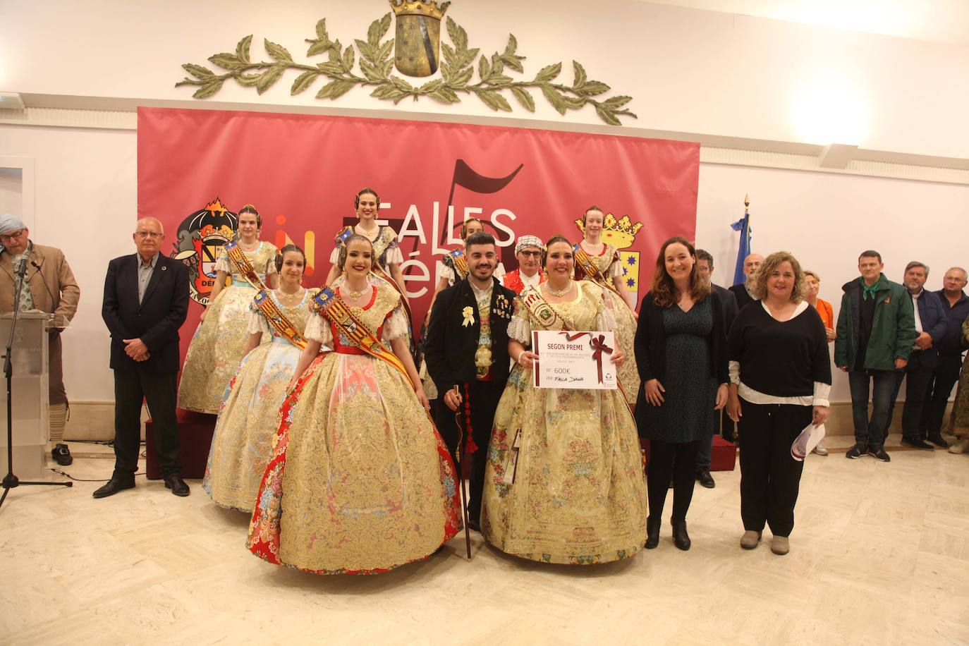 Las imágenes de la fiesta fallera en Dénia