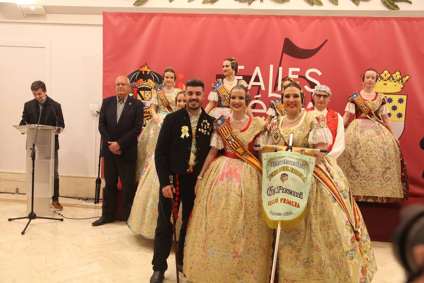 Las imágenes de la fiesta fallera en Dénia