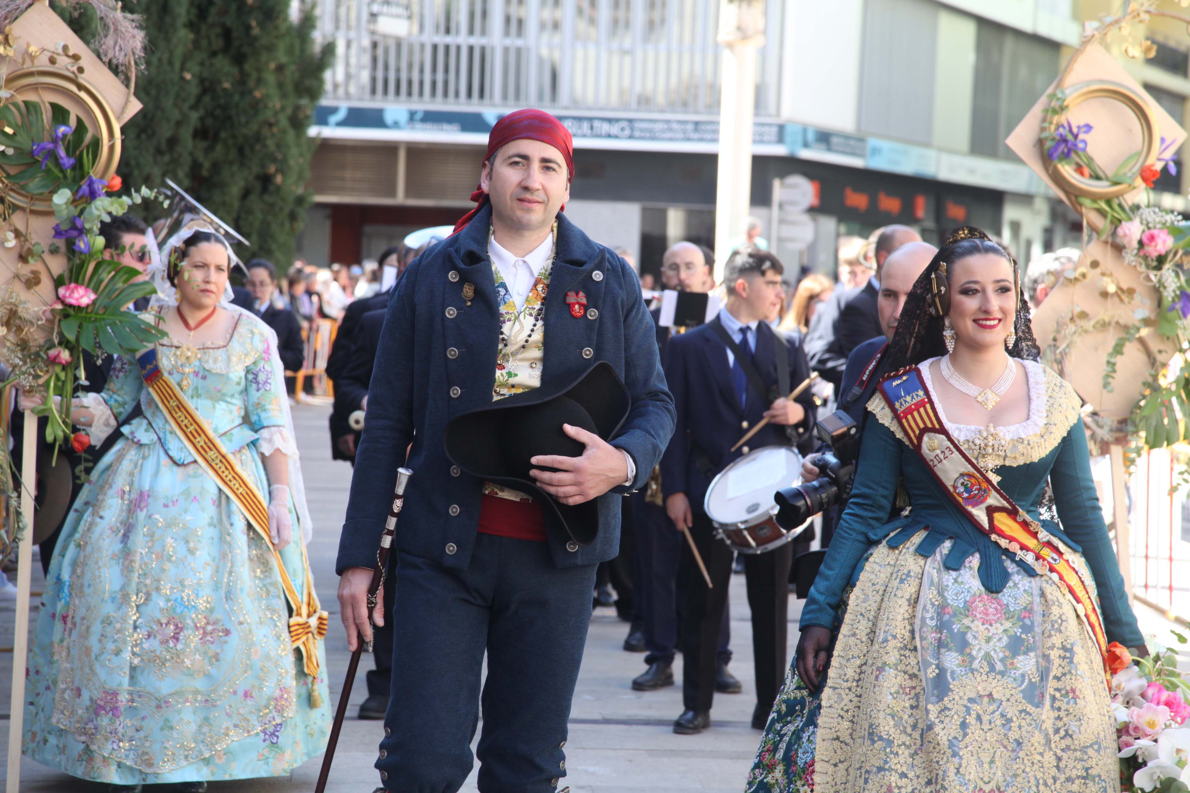 Las Fallas de Dénia se rinden ante la Mare de Déu dels Desamparats