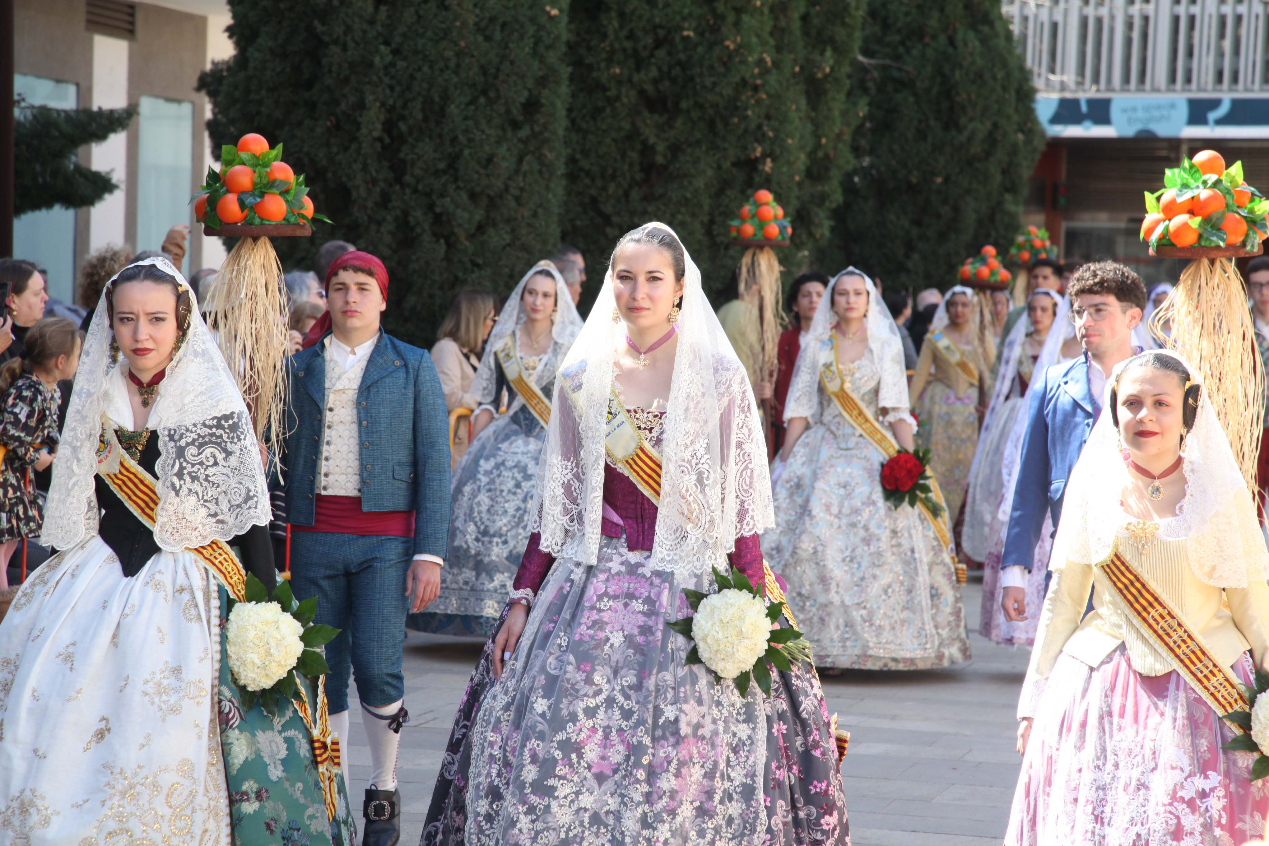 Las Fallas de Dénia se rinden ante la Mare de Déu dels Desamparats