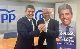 Carlos Mazón con el candidato del PP en Petrer, Paco Ponce.