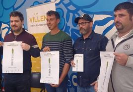 El concejalde Desarrollo y productores de espárragos de Villena.