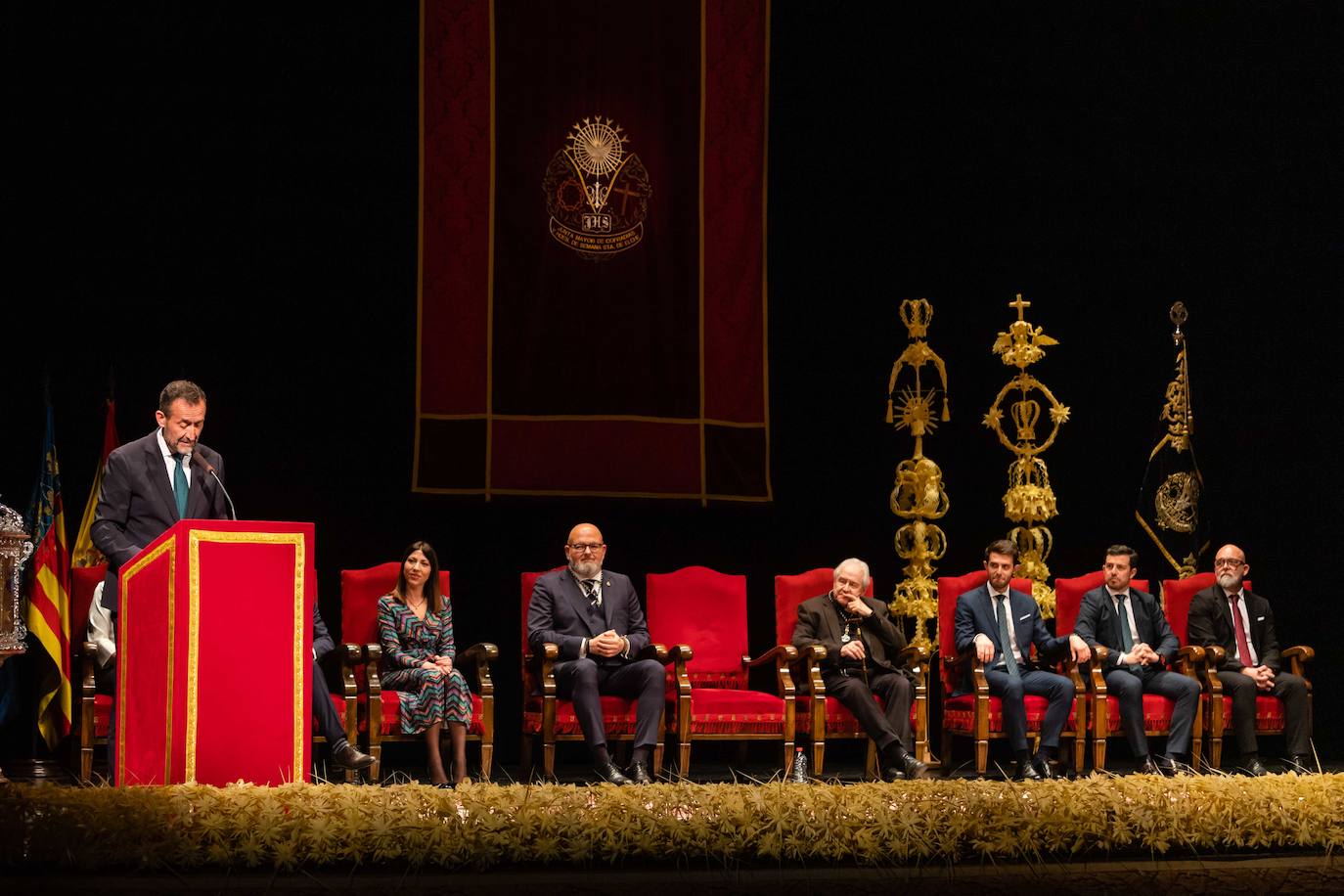 El emotivo pregón de María Asunción Berbegal pone en pie al Gran Teatro