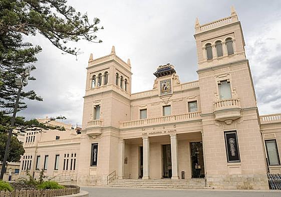 Fachada del Museo Arqueológico (MARQ) de la Diputación de Alicante.