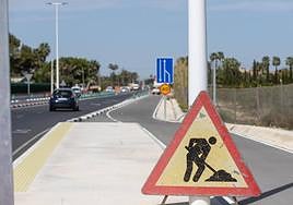 Imagen de la carretera en obras entre Elche y Santa Pola.