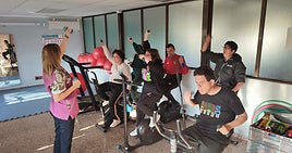 Sesión de fisioterapia en un centro ocupacional de la Comunitat.