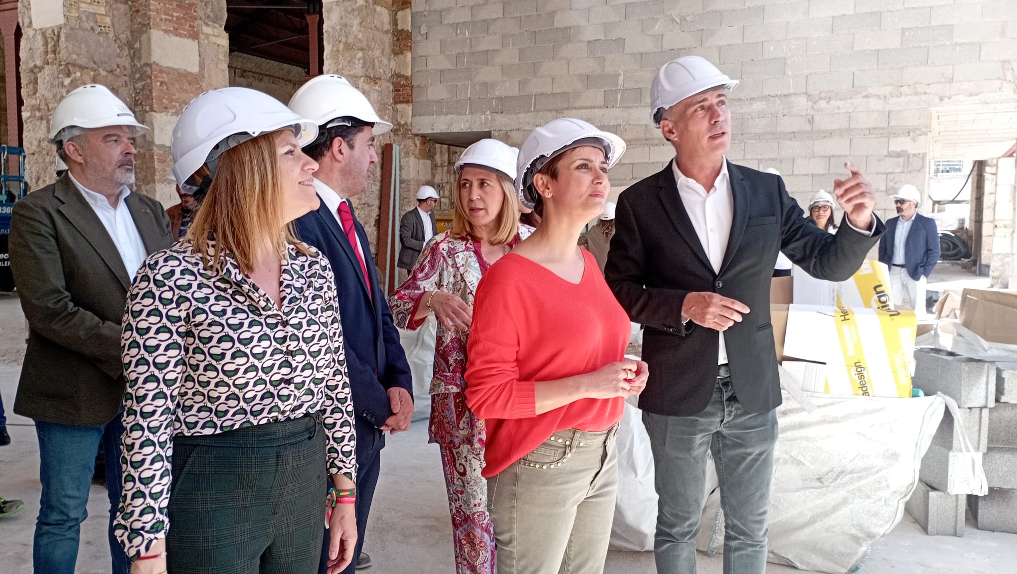 La ministra Isabel Rodríguez, en su visita a Alcoi.