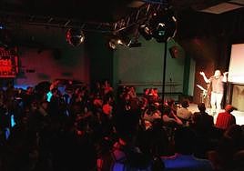 Una de las actuaciones en la sala alicantina.