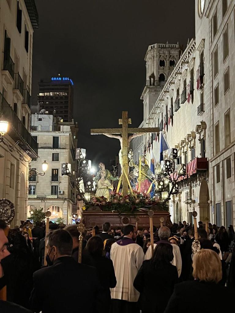Procesión por el centro de Alicante.