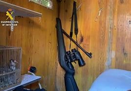 Imagen del arma con la que tiroteó a los guardias civiles.