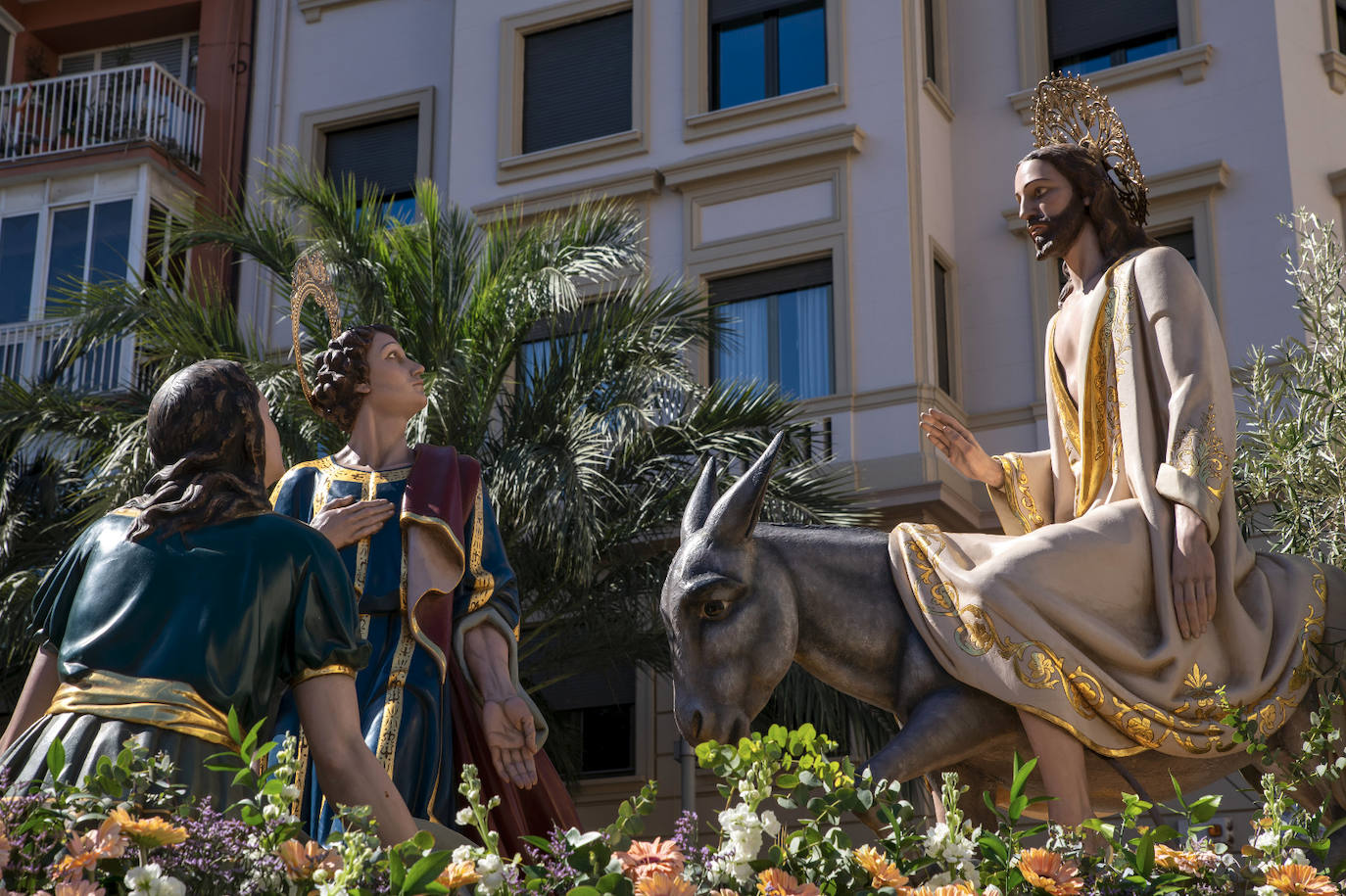 Cientos de personas acuden a &#039;La Burrita&#039; en Alicante este Domingo de Ramos