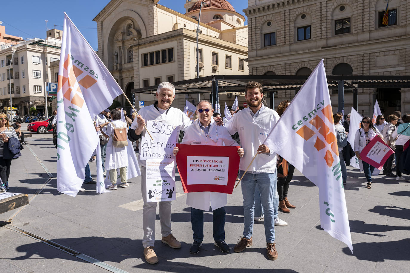 La protesta de los médicos de Alicante en imágenes