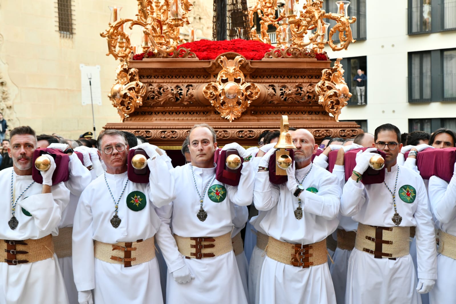 El Cristo Del Mar y la Virgen del Dolor se arrodillan ante Alicante el Martes Santo