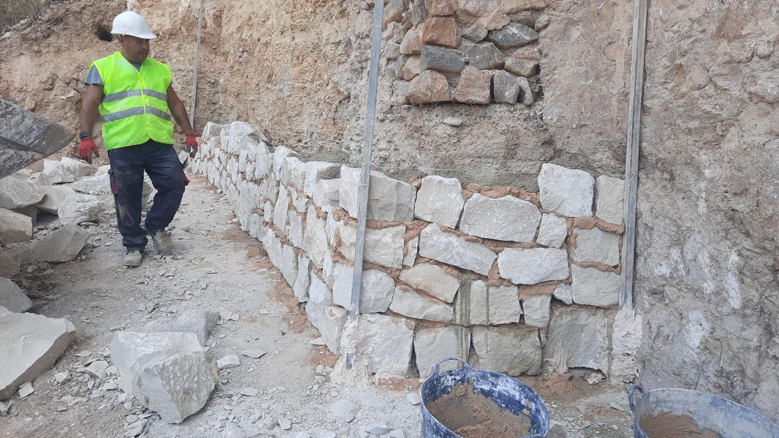 Imagen principal - Diferentes aspectos de la obra.