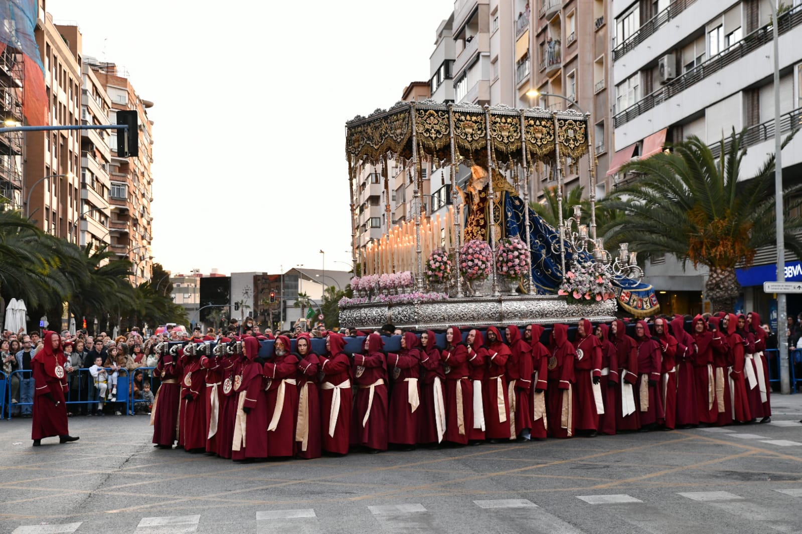 La imponente Santa Cena vuelve a las calles de Alicante