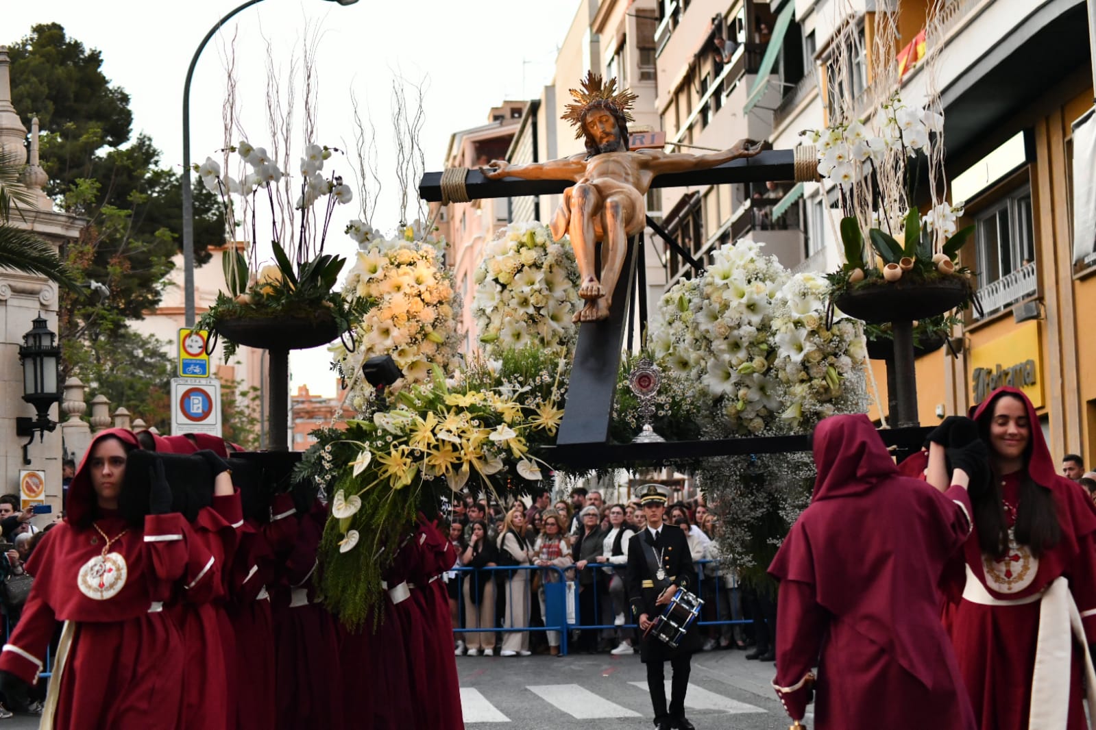 La imponente Santa Cena vuelve a las calles de Alicante
